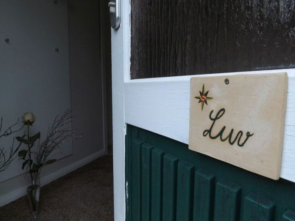 "luv" in House Smaswai 10