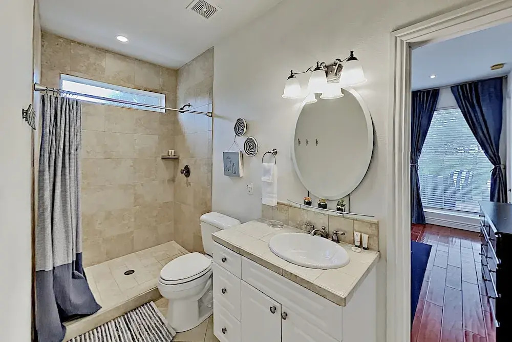 4BR 3BA Spicewood House with Impressive Views by RedAwning