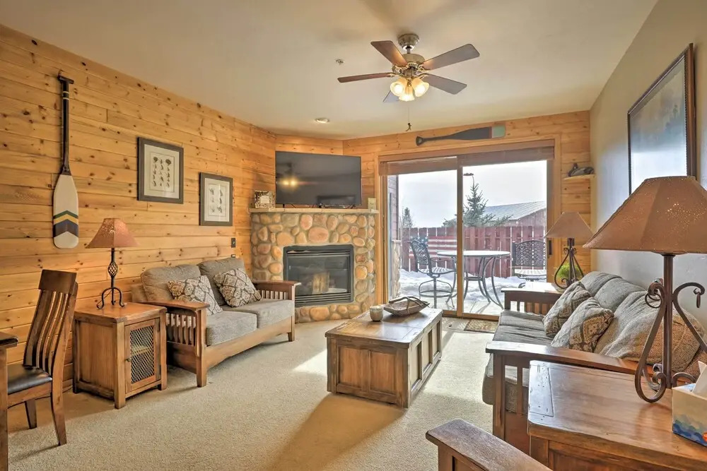Mountainside Grand Lake Condo w/ Patio!