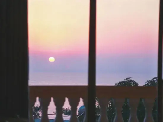 7+1 Holiday Hotel