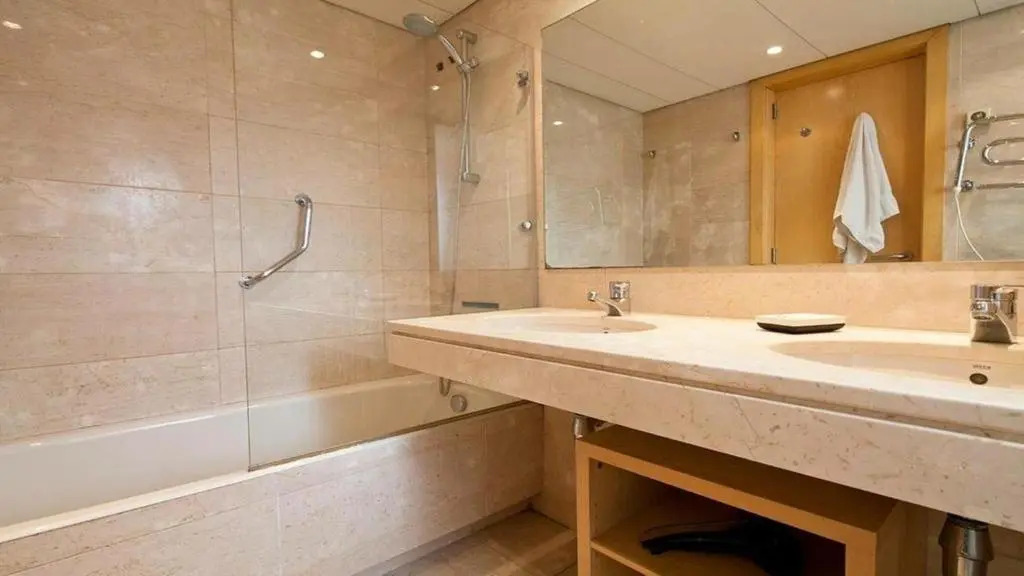 Apartment with 4 bedrooms in Barcelona with enclosed garden and WiFi
