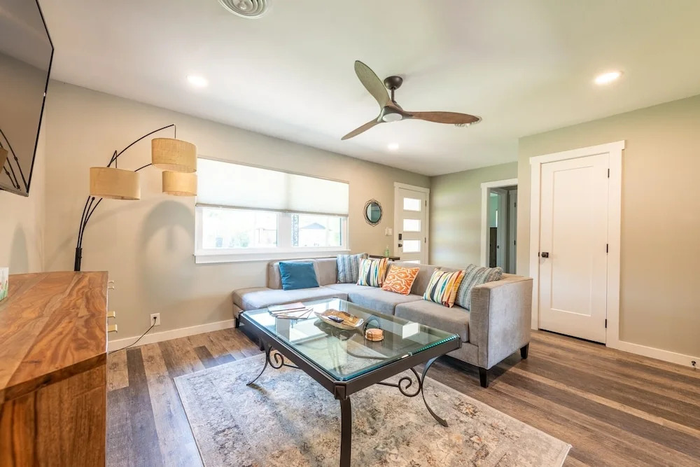 Zander Haus 3 Bedroom Home by RedAwning