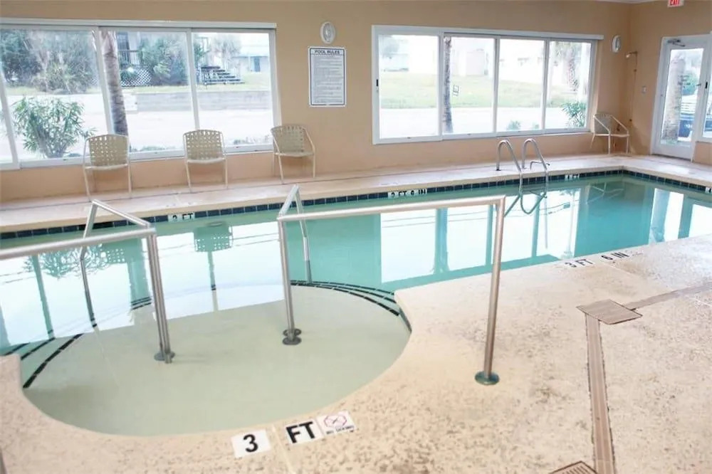 Crescent Shores 1501 - 4 Br condo by RedAwning