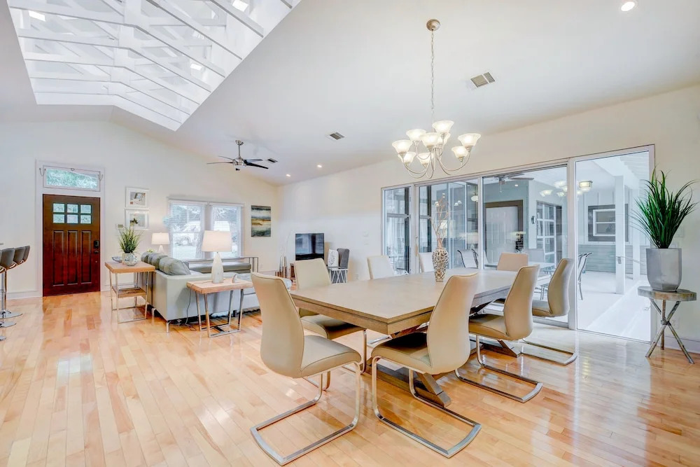 2408 Wilson Street House by RedAwning