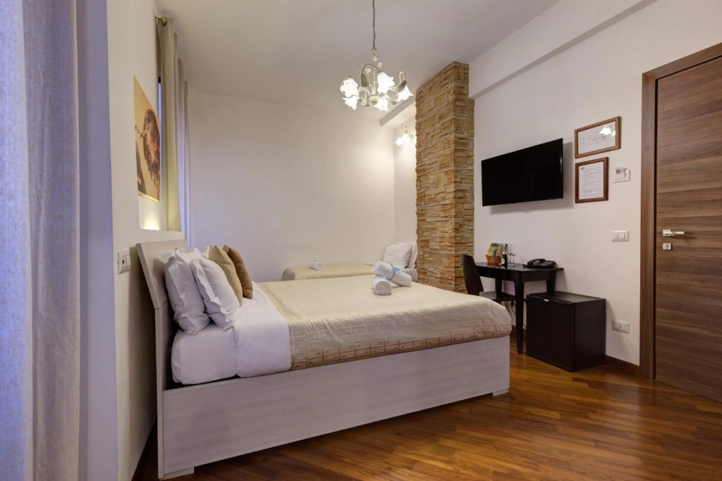Little Rhome Suites