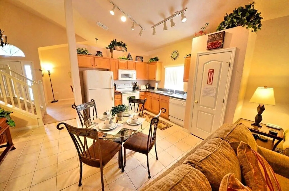 Gorgeous Silver Creek 5 Bedroom Home