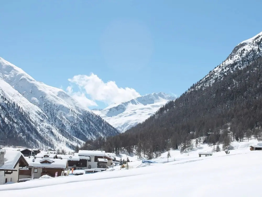 Apartment 3 in Baita Near the Ski Lifts