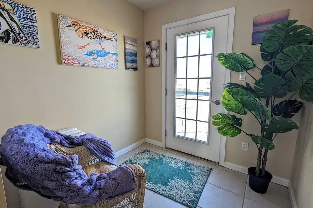 Waves 'n Wooder by Avantstay Swimspa + Game Room, Walk to Beach