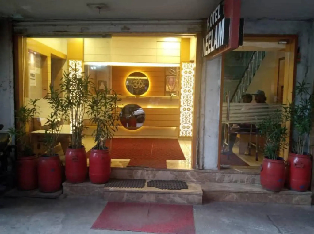 Goroomgo Neelam Indore