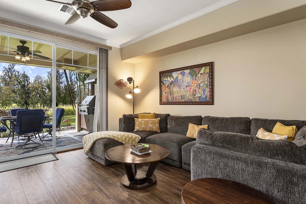 Waikoloa Beach S O2 2 Bedroom Condo by RedAwning