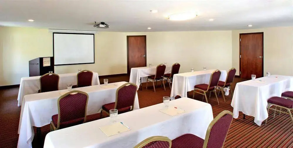 Capital Circle Inn and Suites