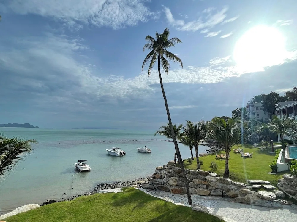 X-sea khanom Harbor Bay Resort