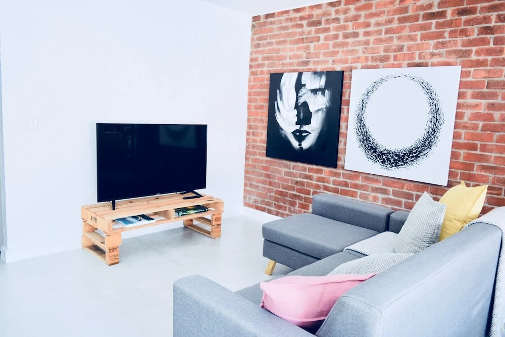 1 Bedroom Apartment With Balcony in Woodstock