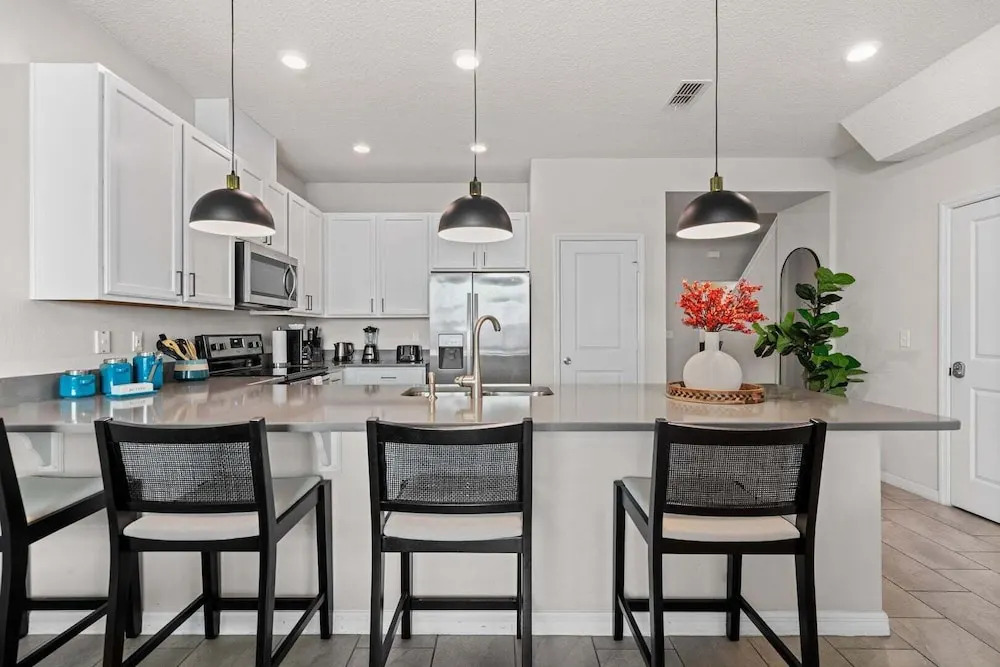 Newly Renovated! Charming Challet at Compass Bay