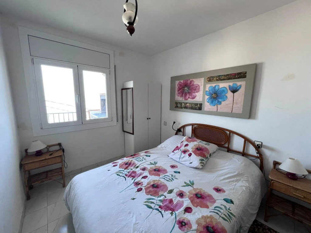 Bonito apartamento con vistas al mar y piscina