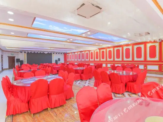 Home Inn Huayi Collection Hotel (724 Factory)
