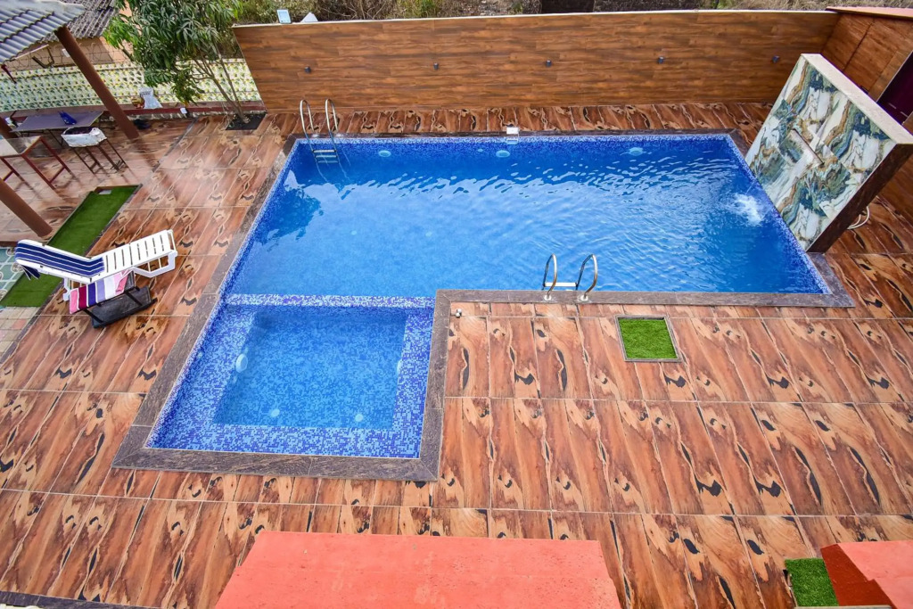 Green Meadows Large Pool & Garden by 23 Villa Stay