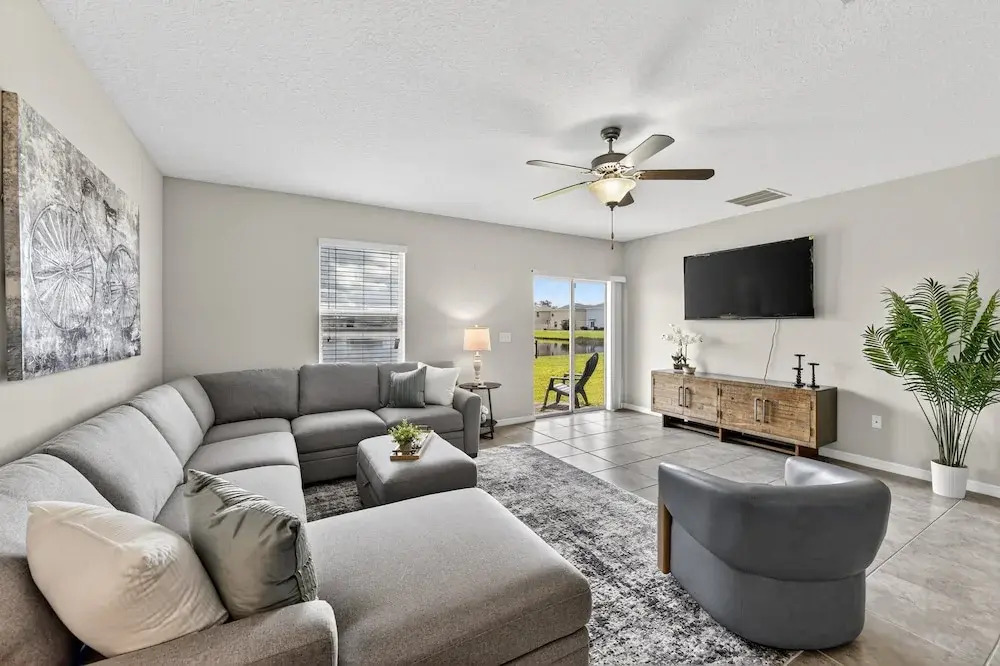 Spacious Getaway Near Apollo Beach 5 Bedroom Home