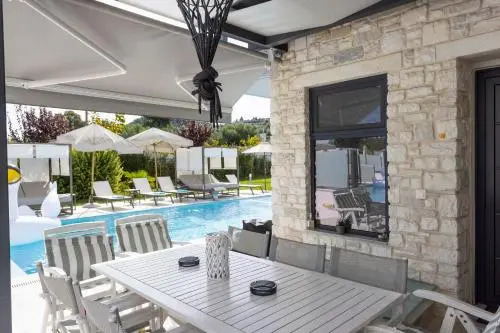 White Pearl Luxury Villas