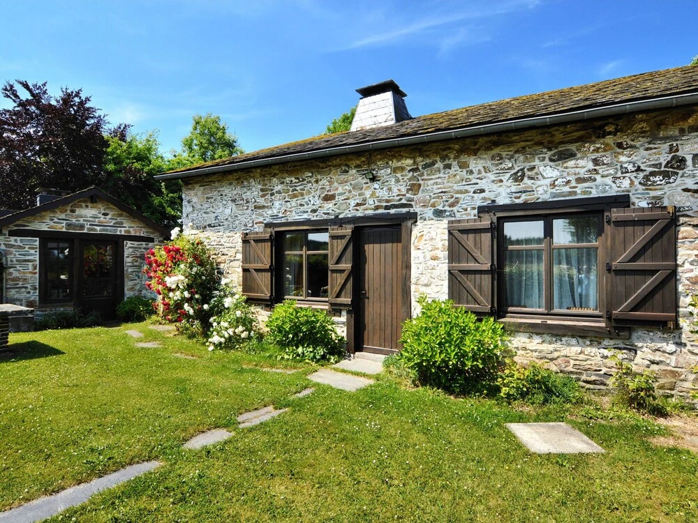 Picturesque Holiday Home in Petites Tailles with Garden