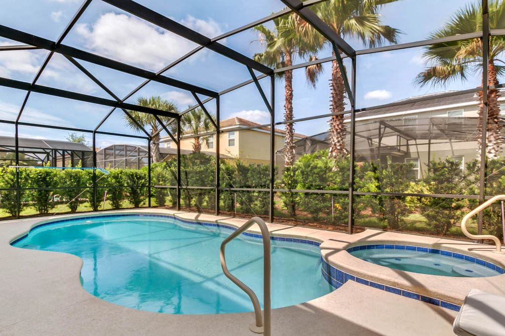 7 Bedrooms 5 Bathrooms Solterra 4196 Od