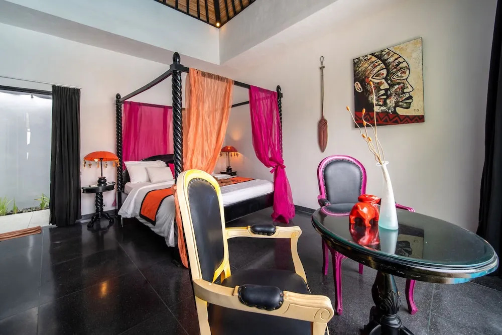 Serene 4br Seminyak Villa with Tropical