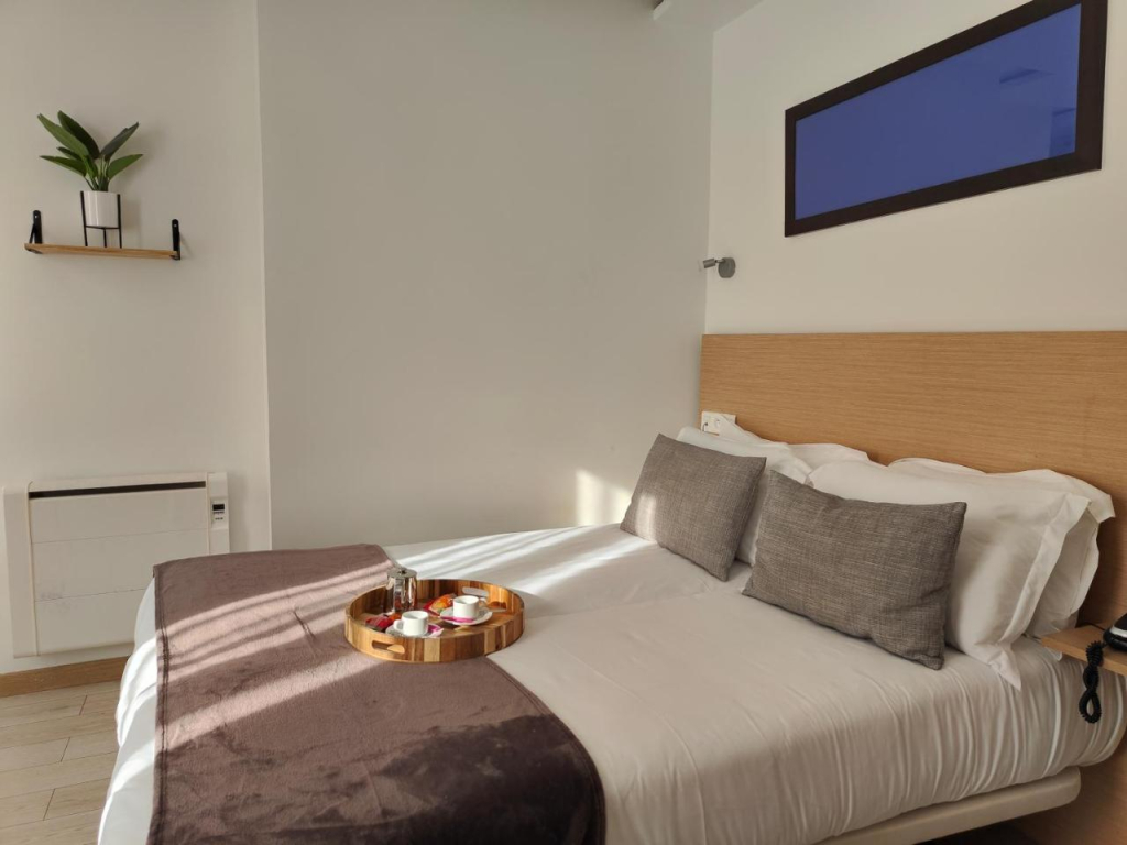Hôtel Le National Clichy Paris