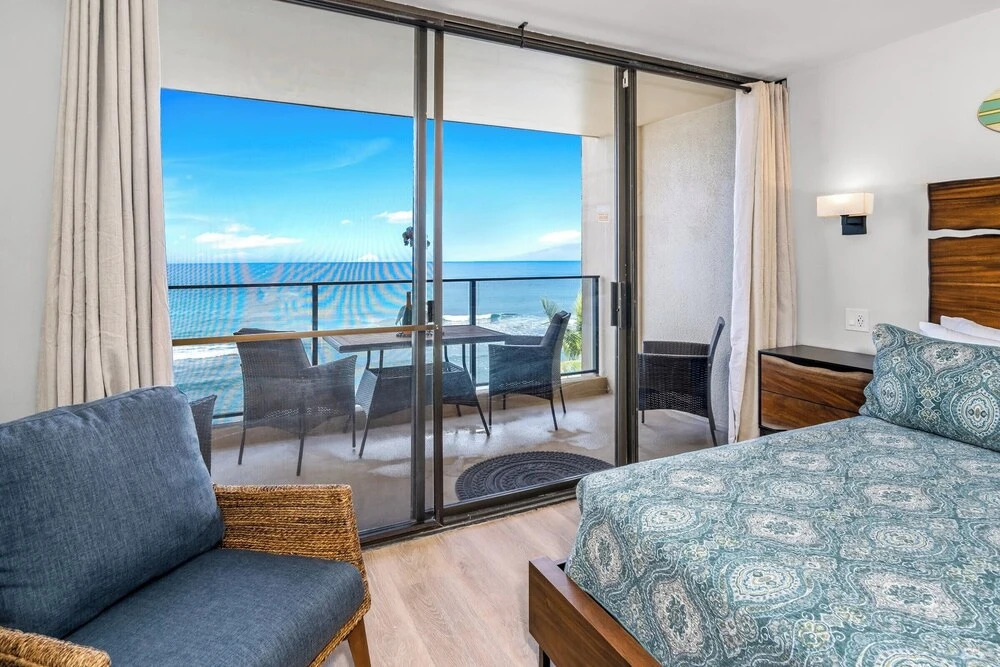 Oceanfront Kaanapali Studio Vistas