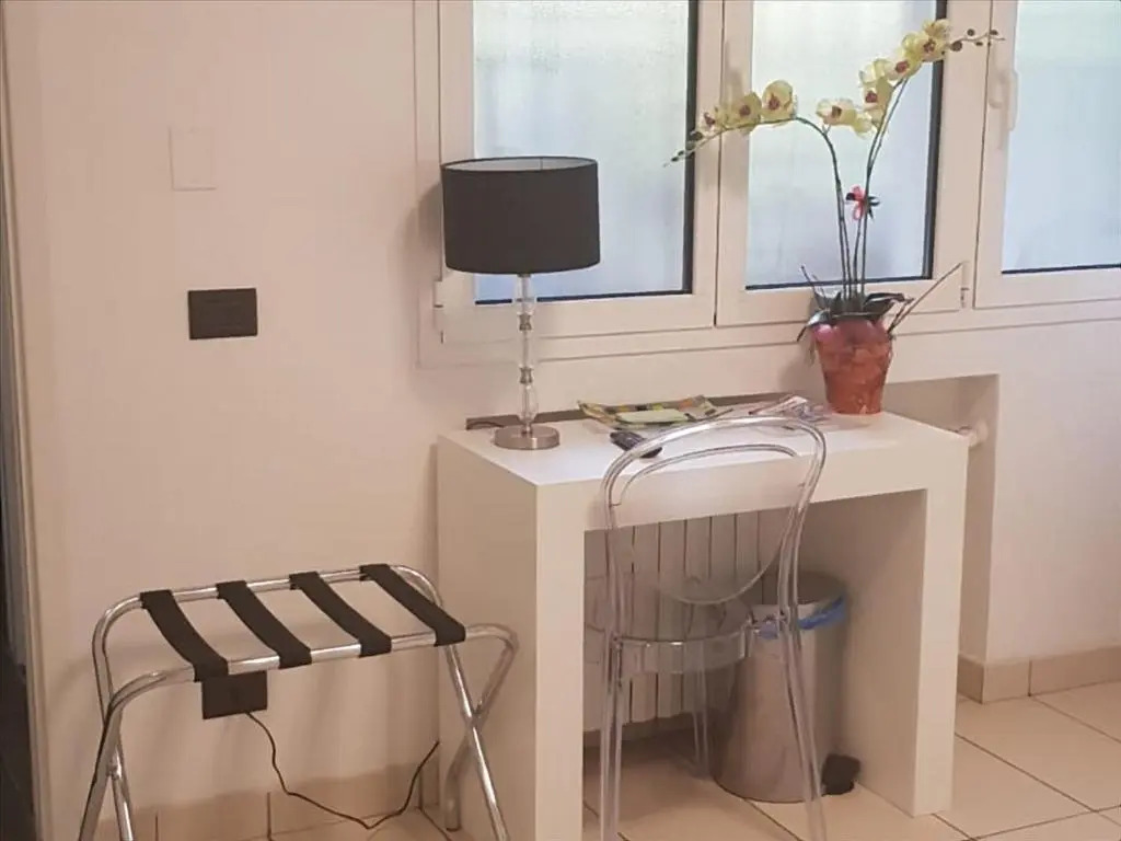 Tamb&B2 Superior Double Room with Private Bathroom - Camera Matrimoniale Superior con bagno privato