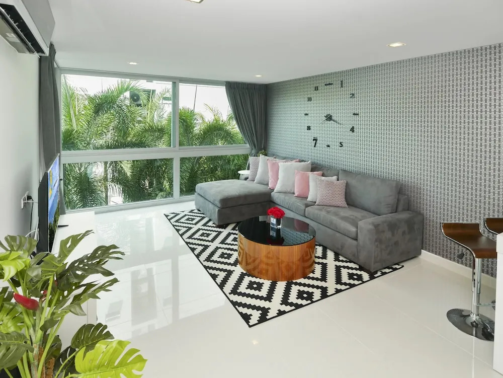 Club Royal Apartments