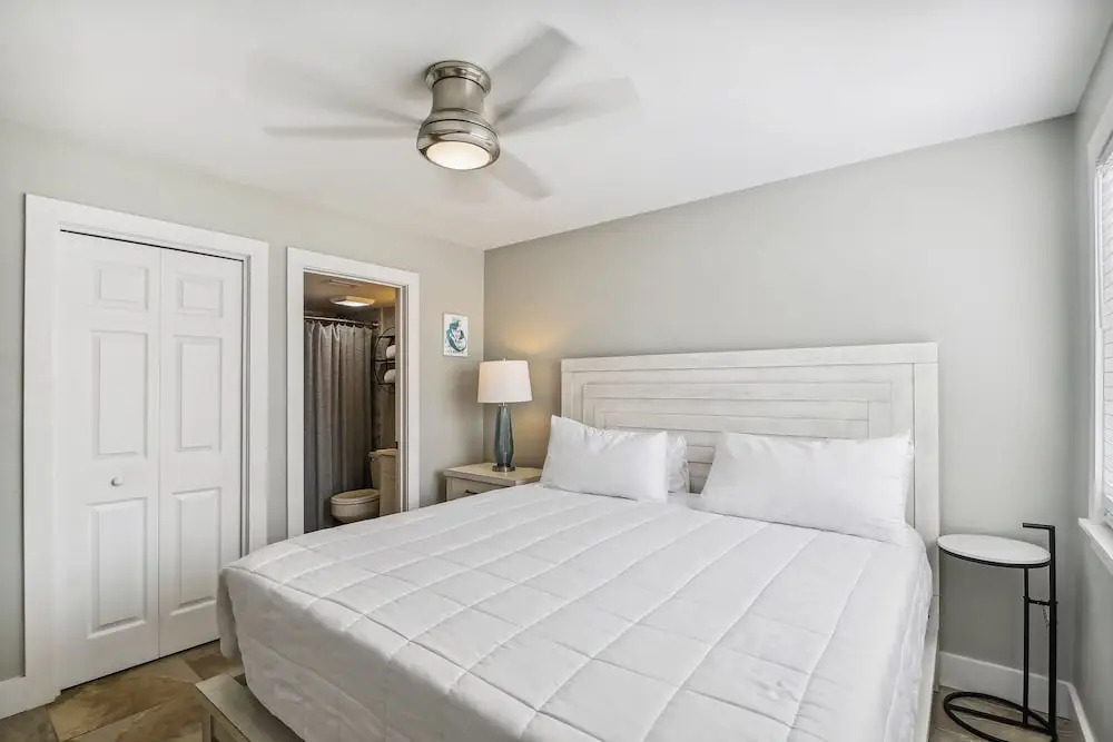 Southbay 55 is 2 Bedroom on the lake with short walk to beach by RedAwning