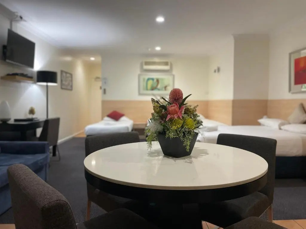Lakeview Motor Inn
