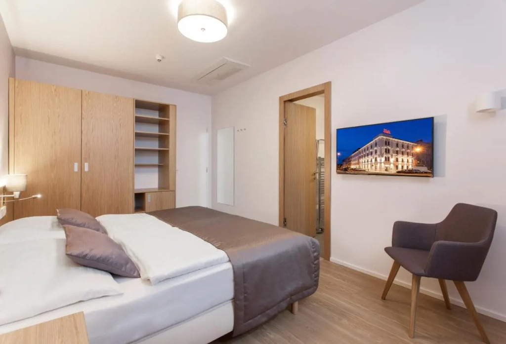 Hotel Carol