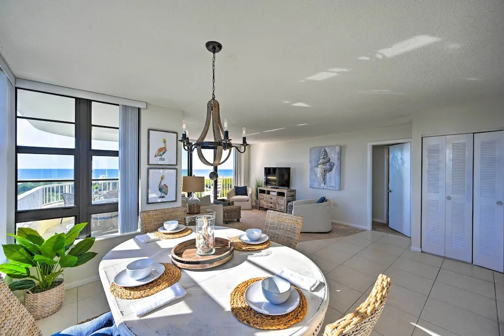 Resort Condo With Balcony & Stunning Ocean Views!
