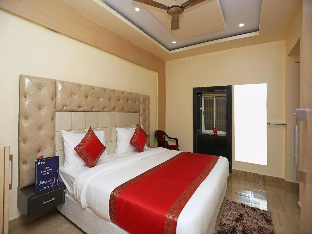OYO 15530 Hotel G S Residency