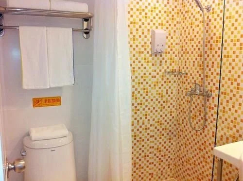 Home Inn (Xianyang Airport Weicheng District Dongfeng Road)