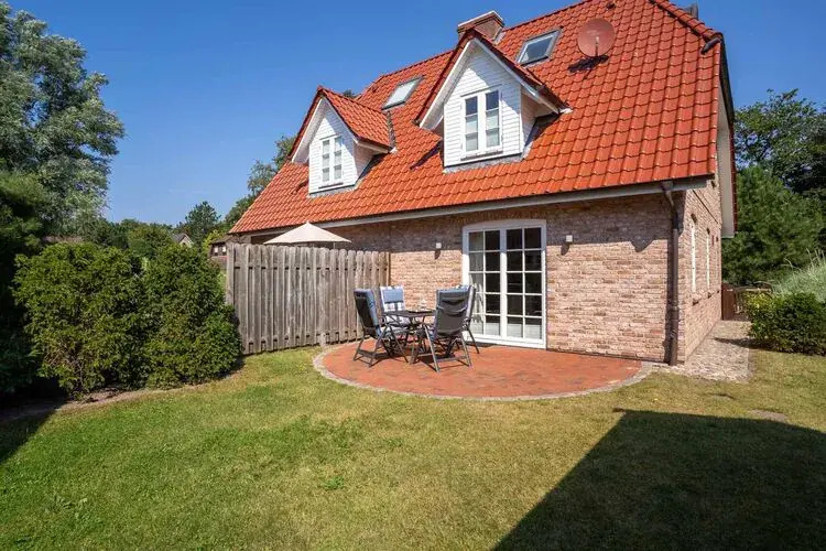The house is in a quiet location in St. Peter-Ording Dorf.