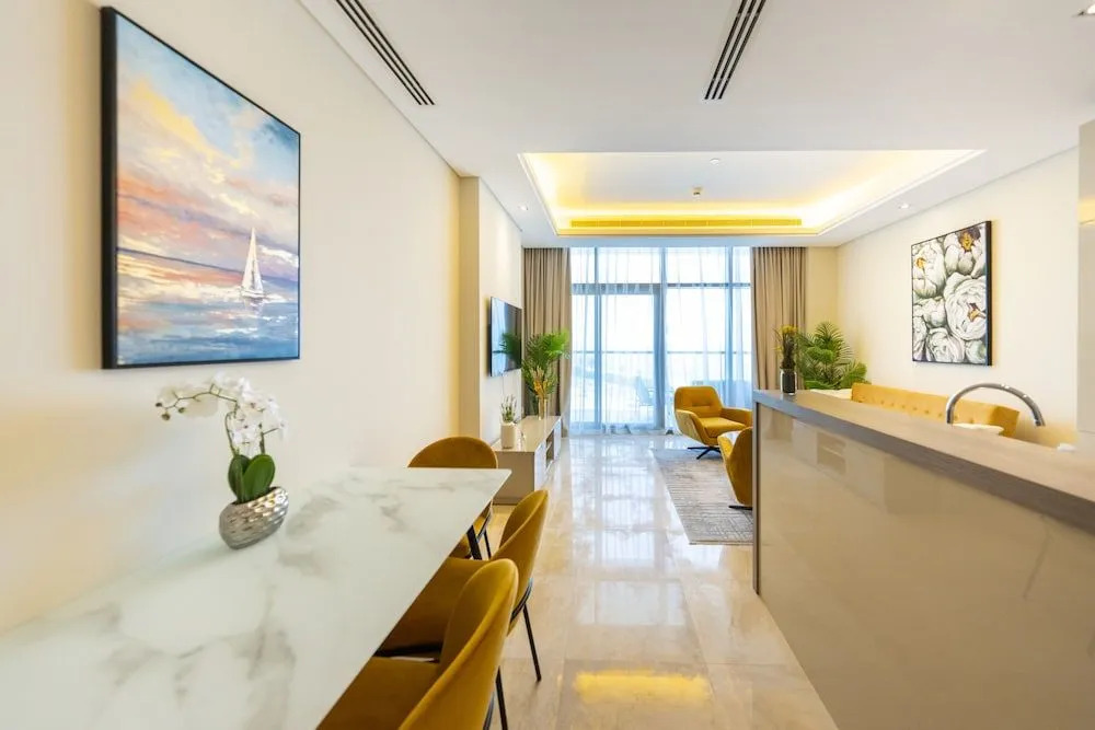 Spacious beachfront 2 bedroom apartment