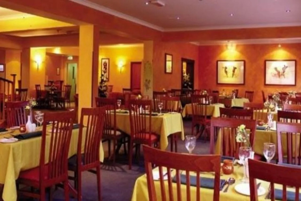 Downhill Inn