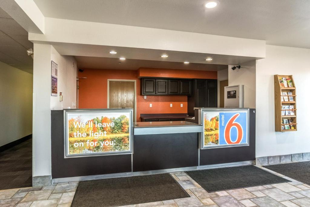 Motel 6-Barkeyville, PA