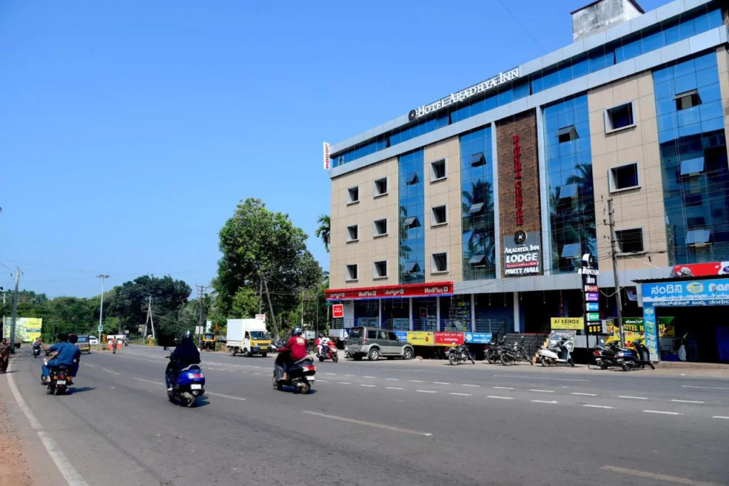 Hotel Aradhya Inn Deralakatte
