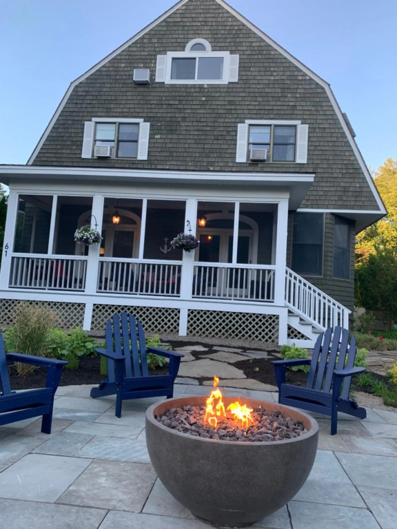 White Sails Inn