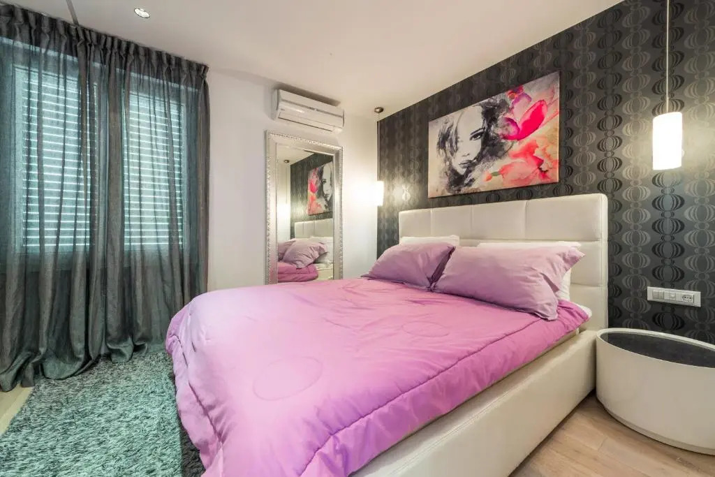 Apartment Violet