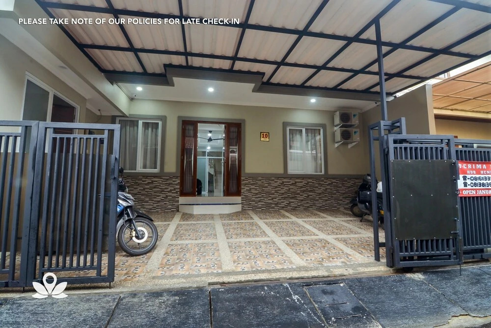 ZEN Rooms Near Stasiun Sudirman