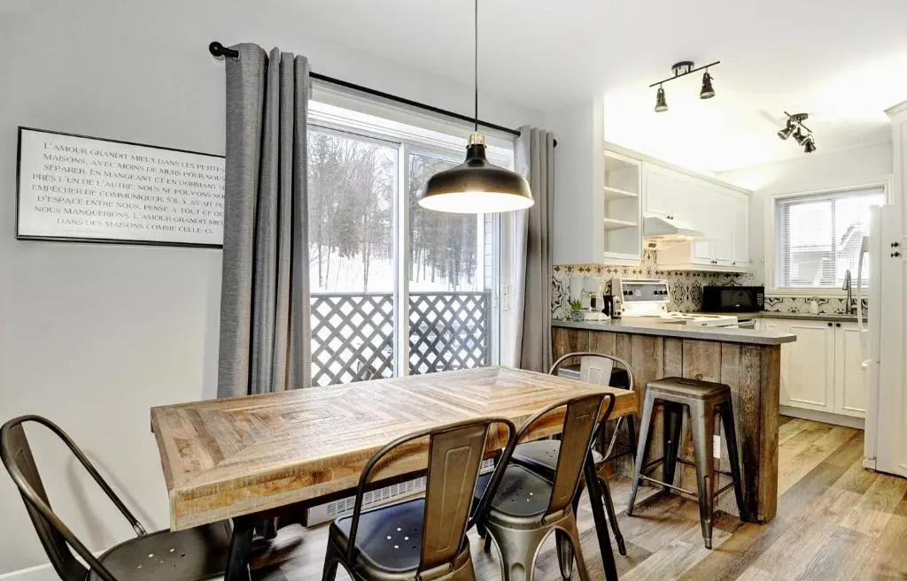 Condo 12 35 Chemin du Hameau by Les Chalets Alpins