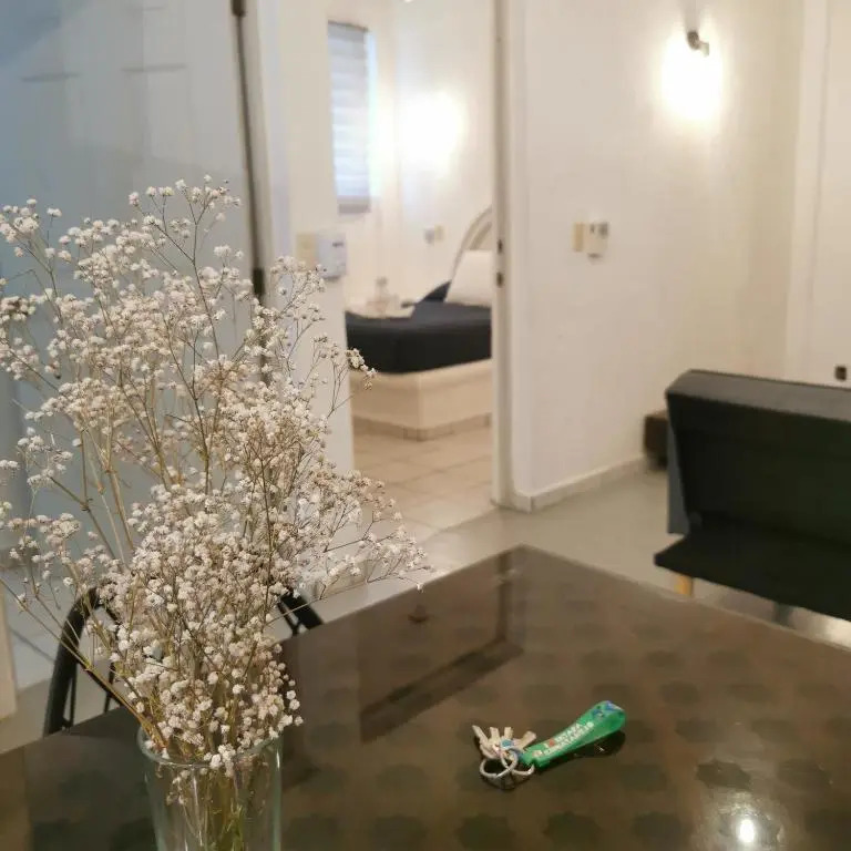 2 bedroom apartment with a/c Wi-Fi best location!