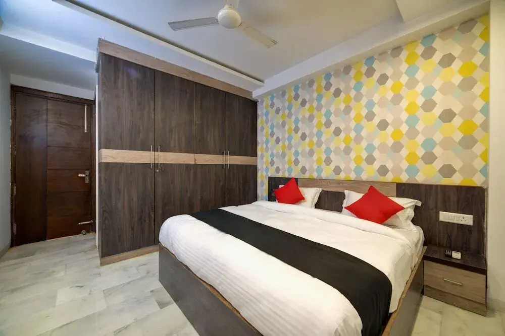 Supreme Residency by OYO Rooms