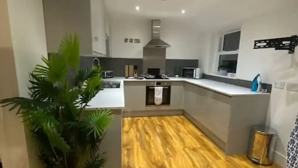 De Parys Serviced Flat in Bedford 4 Live