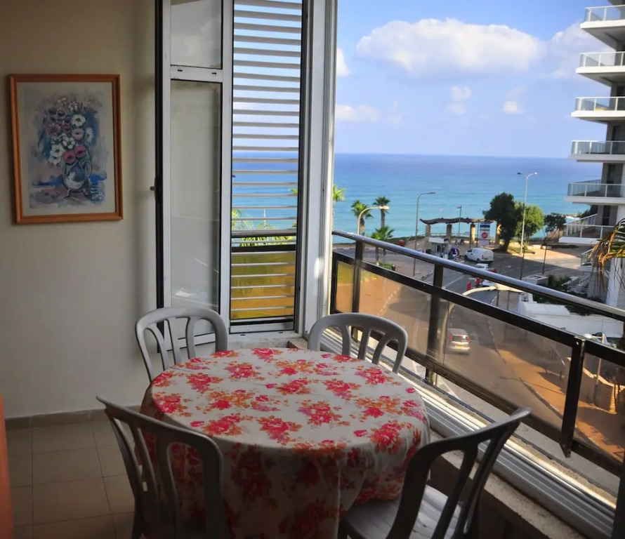 Yona Apartments
