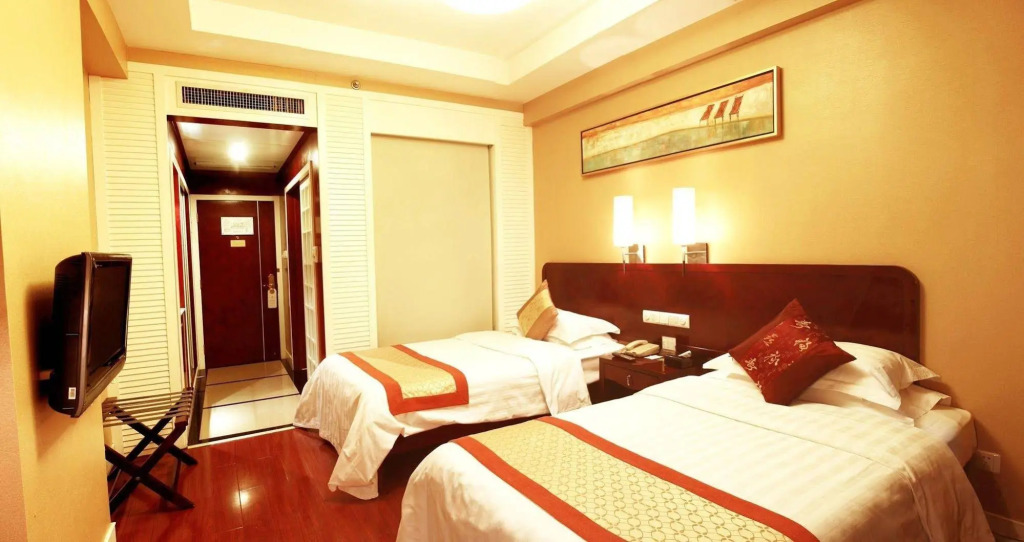 Shandong International Hotel (Jinan Quancheng Square Daming Lake Branch)